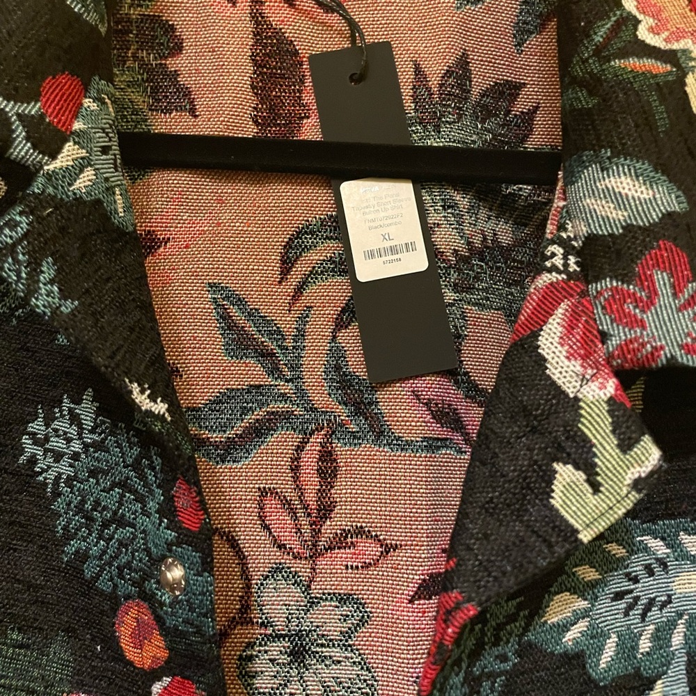 Men’s Floral Tapestry Button Up Shirt
